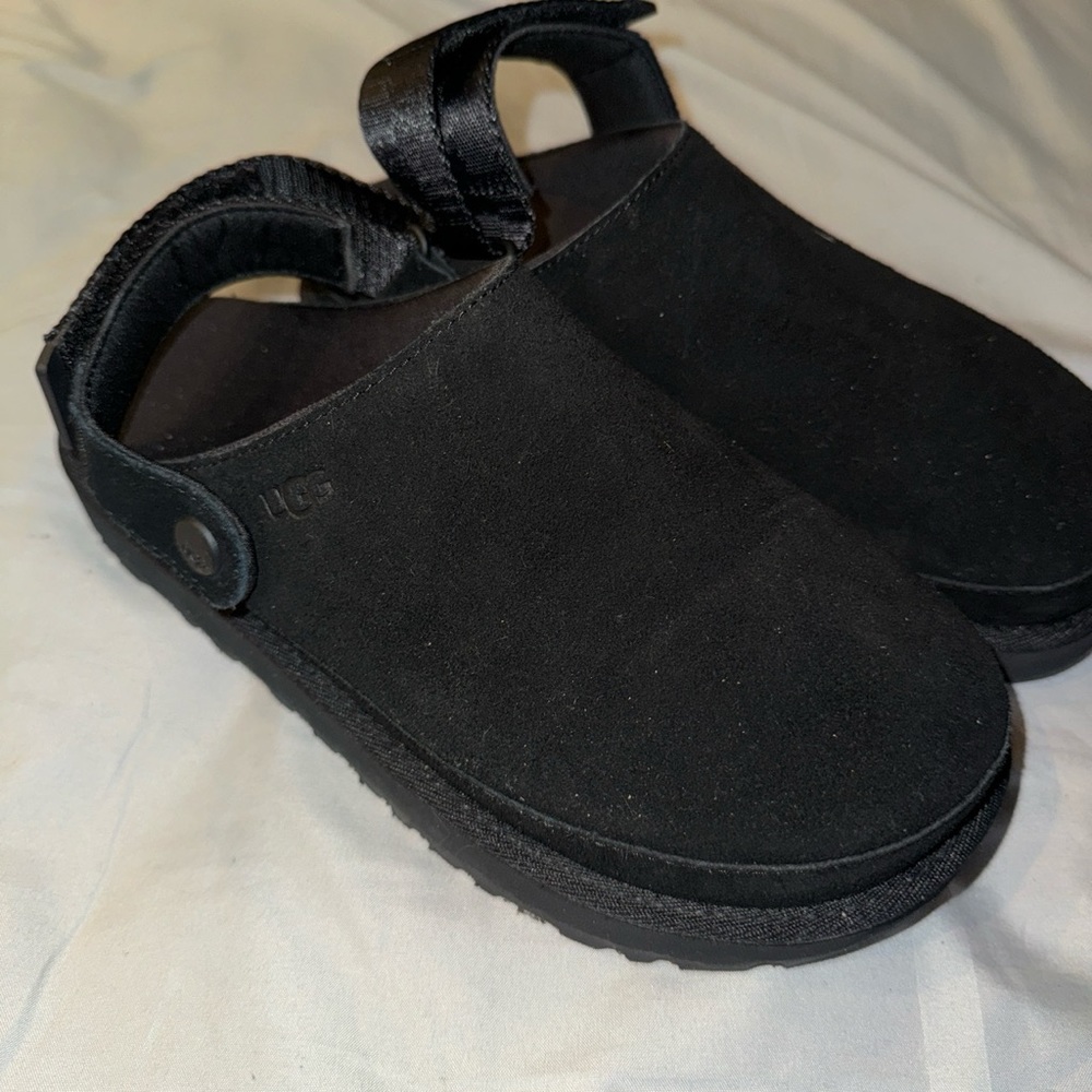 ugg clogs size 7